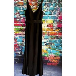 Vera Wang White Size 6 Black Sleeveless Dress